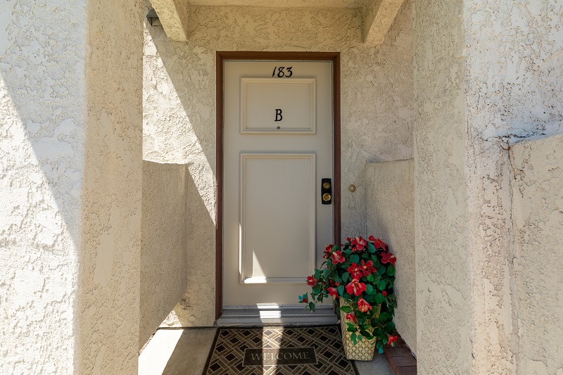 You can discover what it means to be part of an Orange County community in your new home at 23356 La Mar Mission Viejo Unit B. 